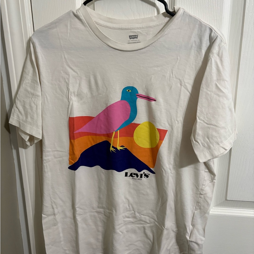 Levi's Colorful Bird Graphic Tee
